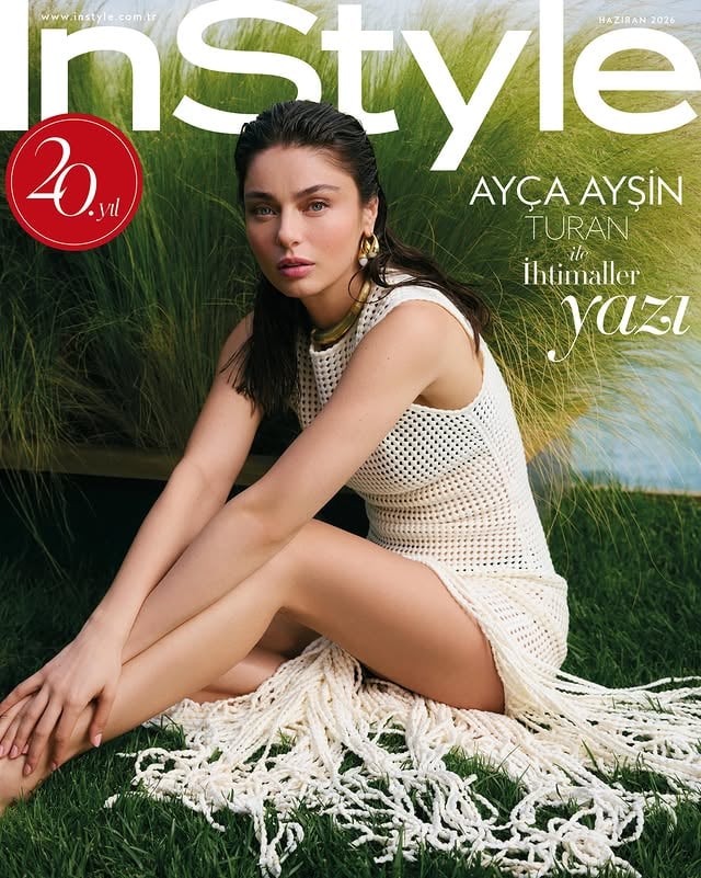 “Bilinmezliğin içinde büyülü bir taraf olduğuna inanıyorum” diyen Ayça Ayşin Turan’la bu yazın ihtimallerini konuştuk.

@aycaaysinturan

InStyle Haziran çok yakında dijitalde ve bayilerde!

Yayıncı: @isiksimsek
Röportaj: @eylulsolakoglu
Fotoğraf: @korayparlak
Styling: @nazlikayran
Styling Asistanları: @elifcekin_, @hillozdemirr
Saç: @feritbelli
Makyaj: @aslibilge
Saç Asistanı: @jonaspeedy
Fotoğraf Asistanları: @_okanaltin, @eralpyilmaz_
Video: @numanalkan
Video Asistanı: @yusufderinozofficial 
Prodüksiyon: @ebrudoner | @obsidyenkreatif
Prodüksiyon Asistanı: @alpsinanoglu
Mekan: @thepeninsulaistanbulhotel

@maisonalaia elbise @beymen.
@evrenkayar küpe.
@the_ninon kolye.

#işbirliği
