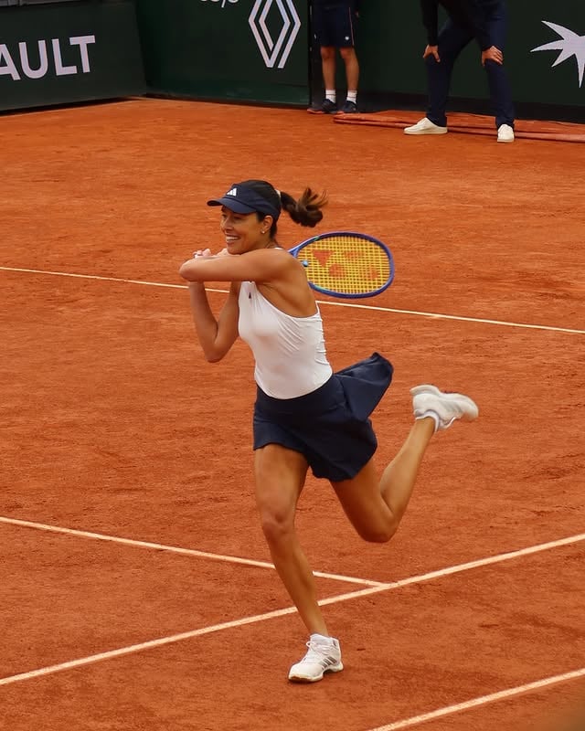 It’s so much fun being back on these courts playing in front of all of you! 🎾 @rolandgarros
