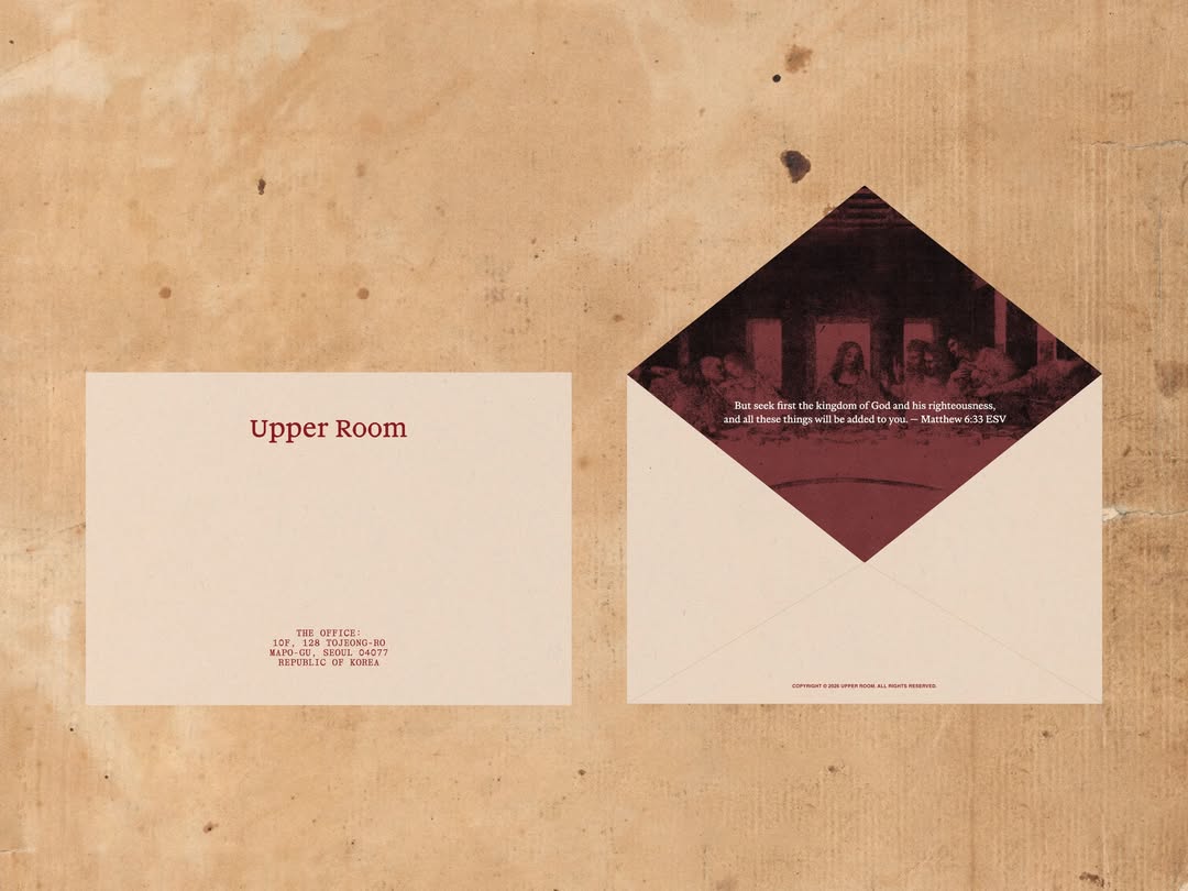 A letter becomes a room.Upper Room.#MarkLee #마크리 #UpperRoom #어퍼룸 by @uprmlabel