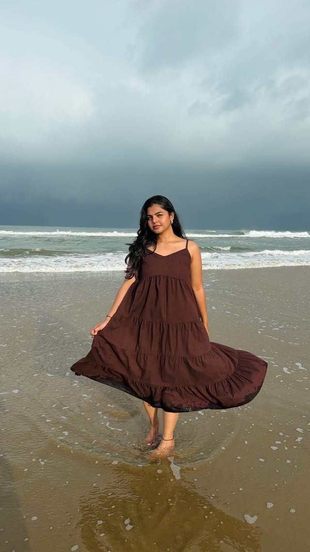 Suniyo re 🤎#fypppppppppppppppppppppppppppppppppppppppppppppppppppppppppppppppppppppp #beachreels #ohumdumsuniyore #sravyareddyy #instgram by @sravyareddyy