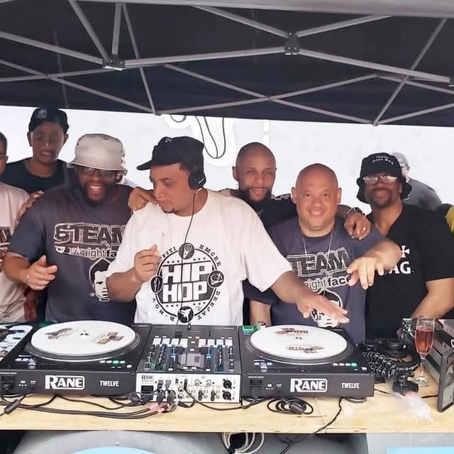 You just had to be there!! @beastybluntznyc @masterz1964 @kooldjredalert @djarson__ @suparockindjekim #TedsmoothRollerJam #WaveStarters by @tedsmooth