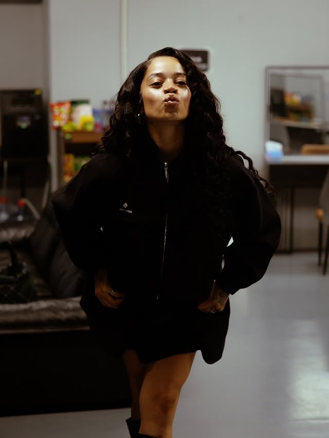 6 different cities in 5 different countries in ASIA … a whole lot of kissy faces, a whole lot of singing, wholelotta love and even more gratitude! DEAR YOKOHAMA, SEOUL, SHANGHAI, GUANGZHOU, JAKARTA AND MANILA, THANK YOU SO MUCH, WE HAD A BLASTTTTTTTT 🎉 AUSTRALIA, I’LL SEE YOU NEXT 😘THE DYSLM? TOUR IS JUST GETTING STARTED 💛 by @ellamai