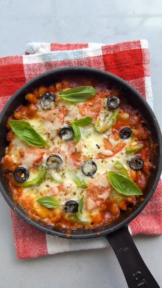 Comment RECIPE for this delicious pizza beans recipe – it’s what I make when I want pizza flavor without making dough or waiting on delivery. 🍕 It’s a single serve meal with 43g protein and 24g fiber. Thank you beans!

https://feelgoodfoodie.net/recipe/pizza-beans/