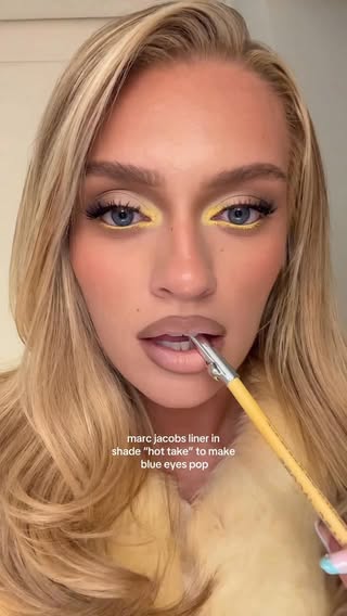 yellow liner all summer please⭐️ @marcjacobsbeauty really IS making makeup fun again!! 

Avaliable to shop @theofficialselfridges 

#makeup #eyeliner #marcjacobsbeauty #marcjacobs #colourfulmakeup
