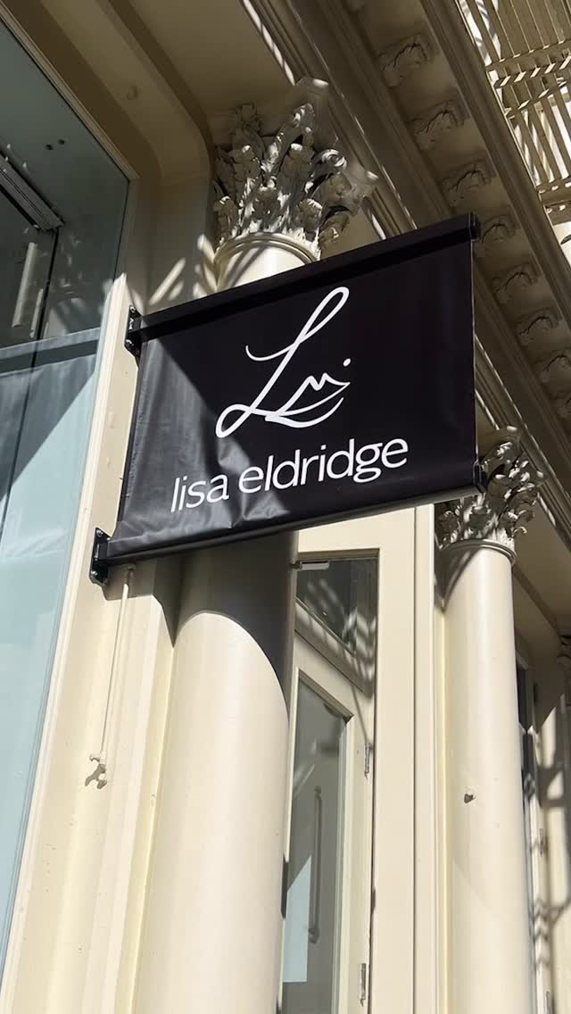 Open Now! 119 Spring Street, (Between Mercer and Greene), Soho, New York City 💄💋

Photographs by Sam Shaw (c) Shaw Family Archives @samshawphoto 

#lisaeldridgemakeup #lisa #newyork #popup #makeup