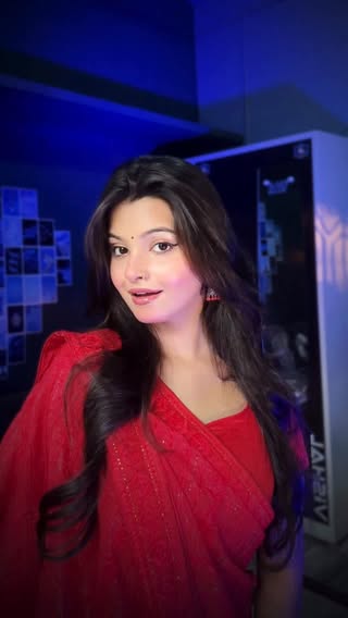 Chunari chunari❤️✨🫣
.
.
.
.
.
.
.
#💘🤍 #fypシ #foryou #viral #explore 
[trending, Chunari chunari, trending song, trend reel, traditional, red saree, viral , viral reel , follow me]