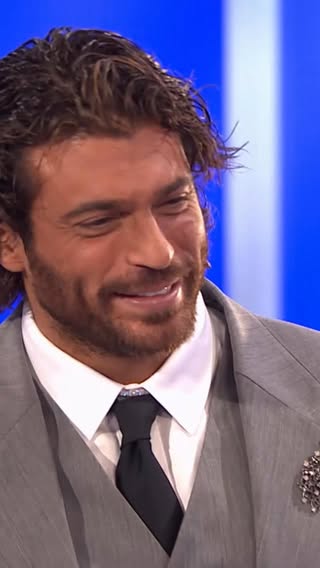 @canyaman a @jorgejaviervazquez: “Me encuentro muy a gusto contigo y quiero ser copresentador en este programa” 😱

#HayUnaCosaQueTeQuieroDecir, los sábados a las 22:00h en @telecincoes 💌
