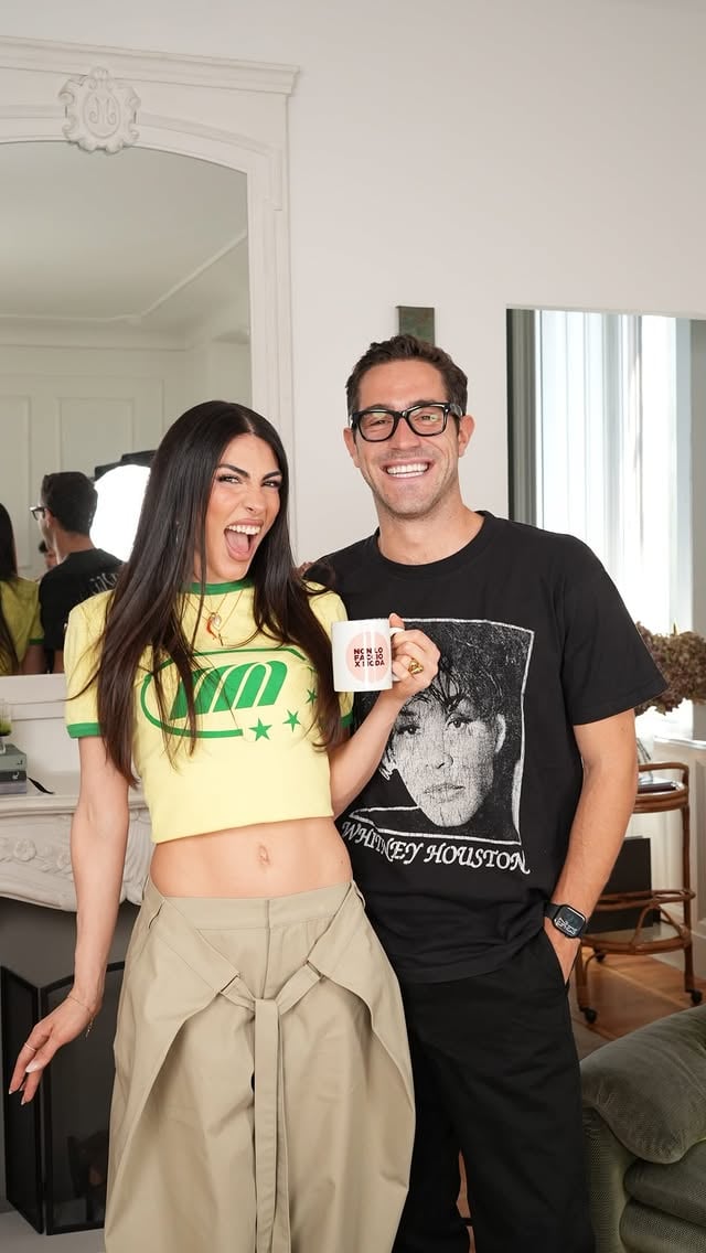 Eccoci qui, a piangere e ridere insieme, come abbiamo sempre fatto. Tornerà il sereno, o con noi sempre e solo tempesta?

La nuova puntata di @nonlofaccioxmoda con @tommasozorzi è FUORI ORA, su tutte le piattaforme.

#TommasoZorzi #podcast