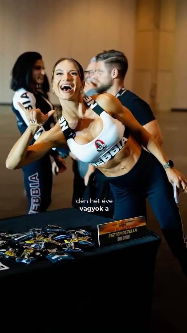 7 év @biotechusa_magyarorszag 🥹🤌🏻🔥Idén lesz 7 éve, hogy csatlakoztam a csapathoz. (Hogy repülhet ennyire az idő?😩)7 közös év, megszámlálhatatlan mennyiségű edzés, 2 Olimpia, 2 Roadshow, sok-sok edzőtáskában felejtett shaker, forgatások esőben, szélben, 40 fokban vagy éppen hajnal 2-kor!🤌🏻😄Köszönöm, hogy a csapat oszlopos tagja lehetek, és köszönöm nektek, hogy ennyien használjátok a mai napig a kódomat!🙏🏻Szeretnék nektek, akik az elmúlt 7 évben itt voltatok, kedveskedni egy kicsit, úgyhogy Írjátok meg nekem kommentben, mi volt a kedvenc terméketek az utóbbi években, én pedig kisorsolok 3 csomagot köztetek!🎁#7év #teambiotechusa by @eszteroczella