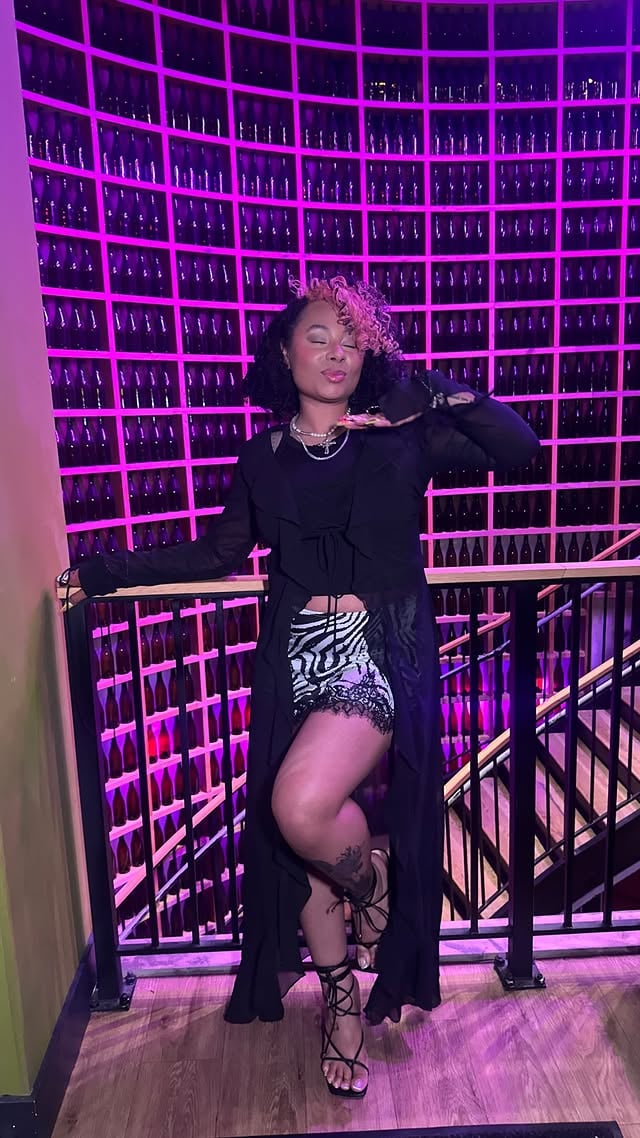 Get in loser - we’re going to @citywineryphil to see @keke_wyatt perform. 💃🏽 Food: ✅Drinks: ✅Ambiance: ✅Artist: ✅ by @londonrockmom