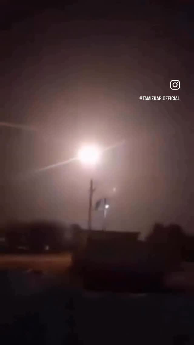 یک موشک بالستیک سپاه پس از شلیک چند کیلومتر انطرفتر فرود آمد و تعداد زیادی از مردم بی دفاع را به قتل رساند ،

جمهوری اسلامی خودش خودش را از بین میبرد مردم ایران را هم از بین میبرید 😑

فکر نکنیم نیازی به حمله اسرائیل باشد 🇮🇱😉✌️

اینها در مانور هم حتی کشته و زخمی و در برخی موارد مفقود الاثر می‌دهند 😃

#ننگ_بر_حکومت_اسلامی #جنگ #ایران #اسرائیل