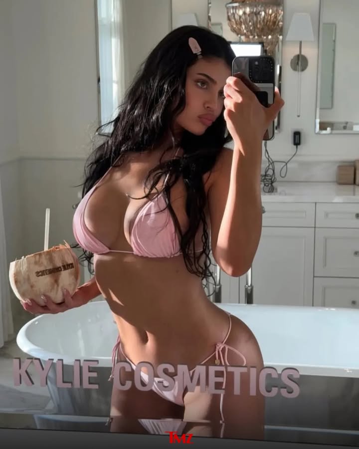 Kylie Jenner might need a vacation from her vacation ... because looking this good in paradise seems to be a full-time job! ☀️😍
