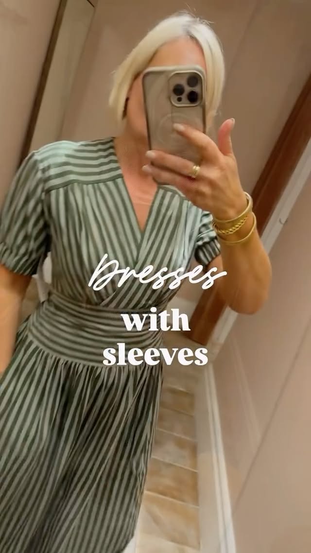 One for the ladies who prefer their arms covered ☺️ I have to say, it’s ages since I’ve walked into a @insidejigsaw store and spotted so many lovely (and interesting) pieces. It got a bit (expensively) dull for a while… Comment DRESS and I’ll DM you the links 🔗 https://liketk.it/6fb9gsummer dresses with sleeves, work summer dress, outfits for women over 50 / stylish outfits for women over 45 / how to dress over 50 by @clubforty.claire