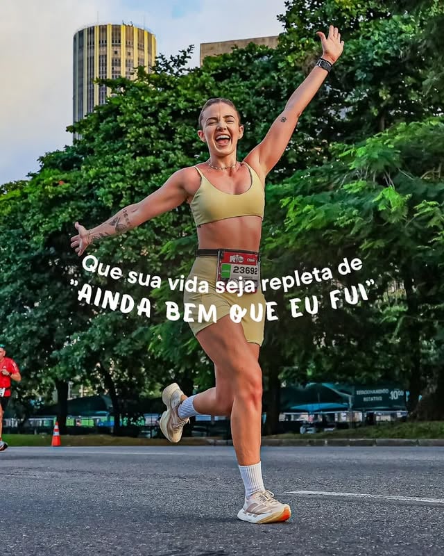 AINDA BEM QUE EU FUI @maratonadoriooficial #maratonadorio #corridaderua by @gabiguther