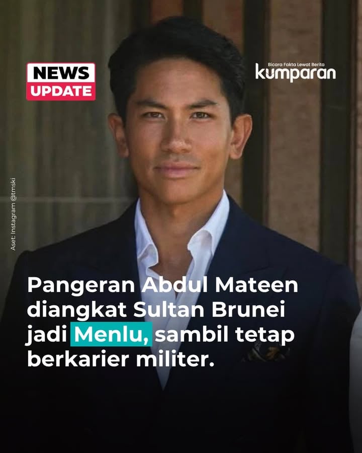Sultan Brunei Darussalam Hassanal Bolkiah menunjuk putranya, Pangeran Abdul Mateen, sebagai Menteri Luar Negeri dalam perombakan kabinet yang diumumkan pada Kamis (4/6). Jabatan tersebut sebelumnya dipegang langsung oleh Sultan Hassanal Bolkiah.⁠
⁠
Dalam perombakan yang sama, Sultan juga mengangkat Pangeran Abdul Malik sebagai menteri di Kantor Perdana Menteri, sementara Putra Mahkota Al-Muhtadee Billah tetap menjabat Menteri Senior di Kantor Perdana Menteri.⁠
⁠
Sultan turut mengumumkan pembentukan tiga posisi menteri baru untuk memperkuat koordinasi kebijakan pemerintah. Selain itu, Kementerian Sumber Daya Primer dan Pariwisata akan direstrukturisasi menjadi Kementerian Ekonomi, Perdagangan, dan Industri guna mempercepat diversifikasi ekonomi dan penciptaan lapangan kerja.⁠
⁠
Perombakan kabinet kali ini juga mencatat jumlah pengangkatan perempuan terbanyak dalam sejarah kabinet Brunei, termasuk menteri pendidikan dan tiga wakil menteri.⁠
⁠
Pangeran Abdul Mateen merupakan perwira militer Brunei yang mendapat pelatihan di Inggris. Selain dikenal sebagai atlet polo dan pilot helikopter, ia saat ini masih aktif bertugas di angkatan bersenjata. Sultan menegaskan Abdul Mateen akan tetap melanjutkan karier militernya meski kini menjabat sebagai Menteri Luar Negeri.⁠
⁠
📸: Dok. Instagram @tmski.⁠
⁠
Baca selengkapnya dengan klik link di bio. Cari tahu berita update lainnya dengan download aplikasi kumparan di App Store atau Google Play.⁠
⁠
📝: newsupdate | update | news | oneliner | R120 | E028⁠
⁠
#bicarafaktalewatberita #kumparan⁠