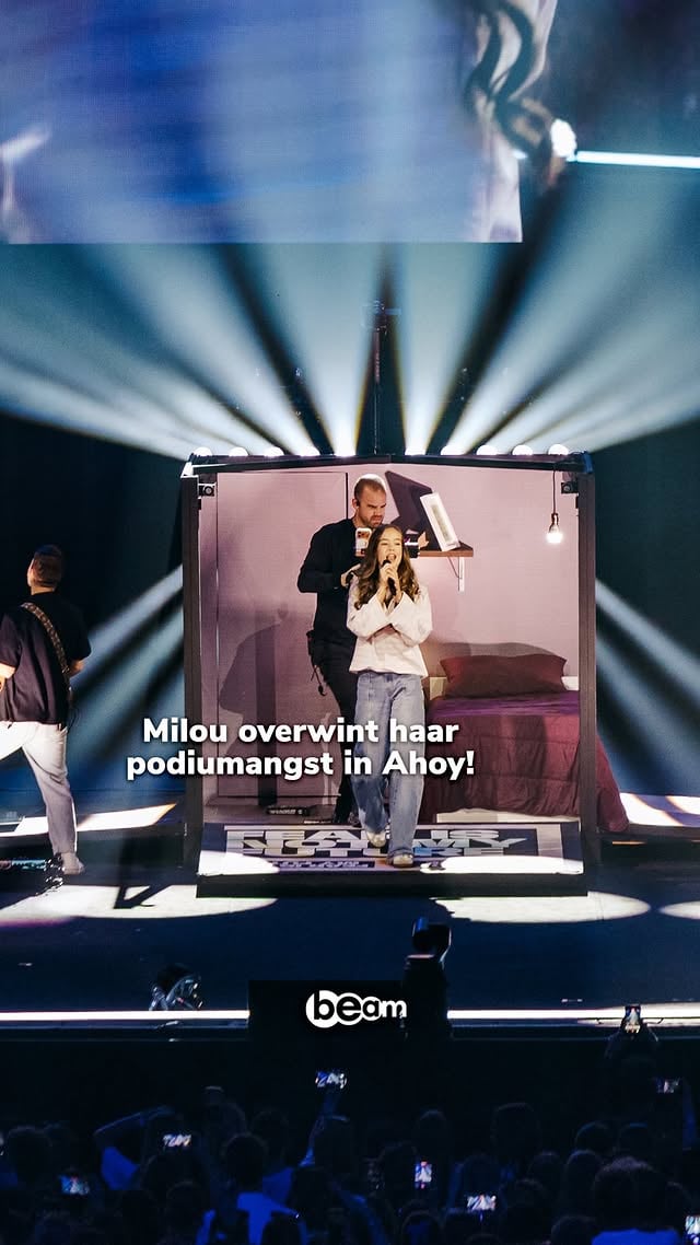 'Fear is not my future, You are' 🤩Zaterdag was het thema op de EO-Jongerendag 'FEARLESS GENERATION' ⚡️Dat betekent niet dat je nooit meer bang bent, maar dat angst niet leidend is in jouw leven. Dat je dingen doet, ook als je ze spannend vindt. Samen met God. EN MILOU DID!!! 🤩De hele opening van de EO-Jongerendag kijk je terug op ons Youtubekanaal (@EOBEAM) 🤩🙏#eojd2026 #fearlessgeneration #rotterdamahoy by @eobeam