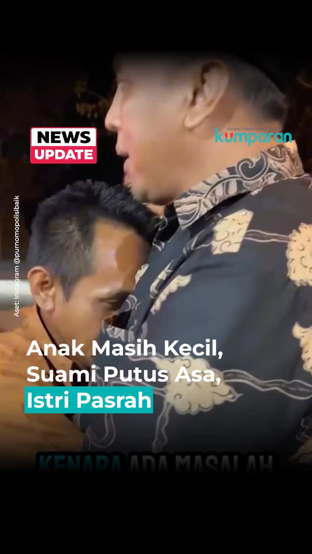Sambil menggendong bayinya yang tertidur lelap, sepasang suami istri berjalan menyusuri jalanan di Kecamatan Widang, Kabupaten Tuban, pada malam hari. Mereka kebingungan mencari tempat tinggal untuk kedua buah hati mereka yang masih kecil. Sang suami, Alan,  bingung mencari pertolongan kepada siapa. Istrinya hanya bisa pasrah. Begitu juga kedua anaknya yang masih kecil, duduk di pinggir jembatan di tengah jalan.⁠
⁠
Informasi mengenai keberadaan pasutri tersebut sampai ke Ipda Purnomo, anggota Polres Lamongan. Purnomo terlihat mengajak pasutri beserta anak-anak mereka ke tempat yang lebih layak. "Satu keluarga ini akan saya tampung tinggal sama saya. Informasi yang saya terima mereka diusir oleh keluarga," kata Purnomo.⁠
⁠
Purnomo juga membelikan keperluan bayi pasutri tersebut. "Untuk keperluan bayi dan belanja tadi sekitar Rp5 juta. Sisanya akan digunakan untuk kontrakan dan modal usaha. Saya tidak mau uang itu langsung habis begitu saja," ucapnya.⁠
⁠
📸: Dok. Instagram @purnomopolisibaik.⁠
⁠
Baca selengkapnya dengan klik link di bio. Cari tahu berita update lainnya dengan download aplikasi kumparan di App Store atau Google Play.⁠
⁠
📝: newsupdate | update | news | videonews | R158 | E164 | E103 | V114⁠
⁠
#bicarafaktalewatberita #kumparan