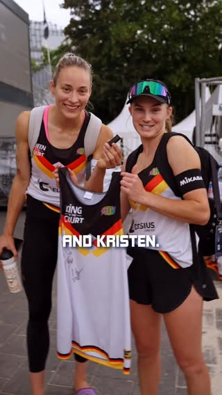SIGNED JERSEY GIVEAWAY! ✍️🎽

Want to win this QKOTC Hamburg special edition Slunks jersey signed by @louisa_lippmann and @kristen_nuss? 🤔

Just follow @queenkingofthecourt and @slunksfamily and tag your favorite player in the comments! 🫵

The winner will be announced next Wednesday!

Good luck! 🤞