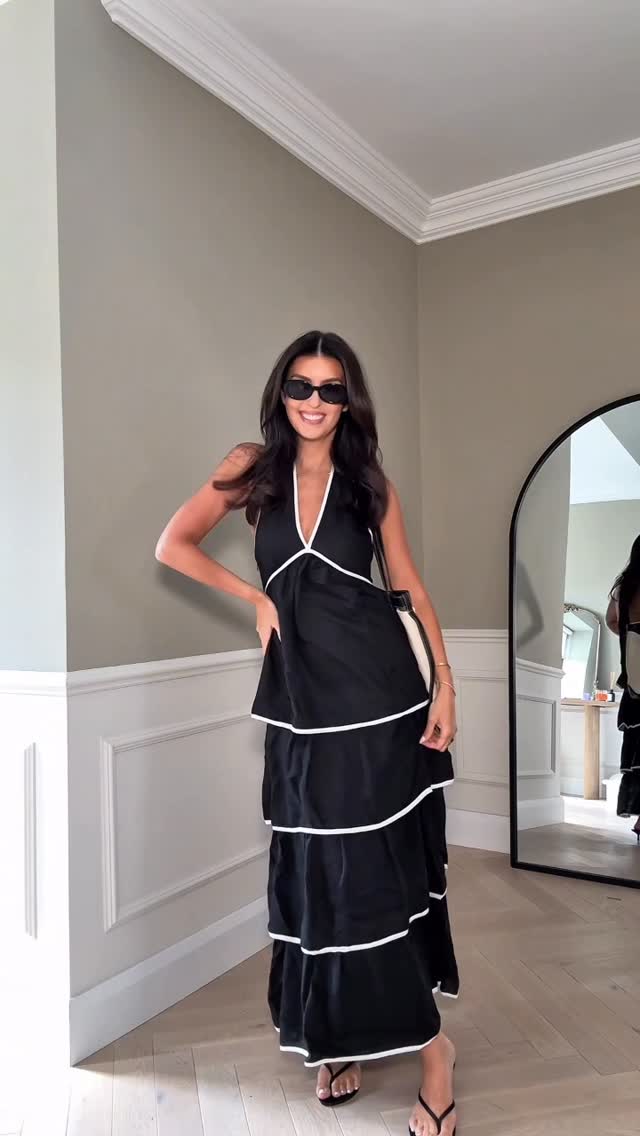 That second dress for a wedding thoughhhhhh👀😍

Also my wardrobe says ☀️🕶️🏝️ but Ireland says ☔️😂👎🏼 

Comment “links” below for links to dresses ❤️

#summer