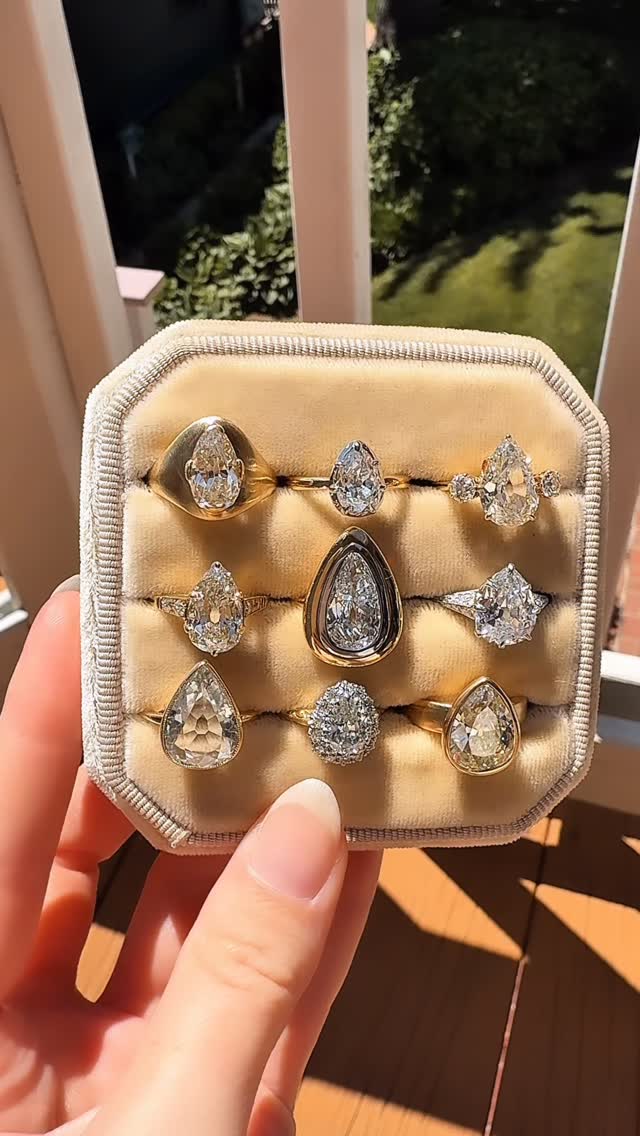Why we love the Pear Cut diamond 🍐 Also known as the teardrop diamond, the pear cut is a blend of the marquise and the traditional round diamond. This beautifully unique cut can be found in a variety of styles ranging from slim to long, and it is often paired alongside other diamonds or gemstones. The history of the pear cut diamond is also the history of one of the most famous jewelers—the Flemish diamond cutter Lodewyk van Bercken. Around the mid-15th century, van Bercken invented a new method of polishing diamonds, a wheel called the scaif. This polishing wheel would completely change the diamond industry by making more intricate faceting possible. With the scaif, van Bercken made incredible advances in symmetry and brilliance. All of these achievements led to the creation of the first pear cut diamond, a truly revolutionary design! Although the pear cut was originally criticized for wasting too much of the rough stone, it would later gain popularity and prestige as one of the more difficult cuts to achieve. Today, it offers a beautifully unique vintage style! Because of its facets, it looks great even at lower clarity levels. Its shape makes fingers appear longer and slimmer ✨ Would you wear a Pear Cut diamond? •••••#engagementring #pear #pearcut #pearcutdiamond #antiquediamonds by @andriabarbonejewelry