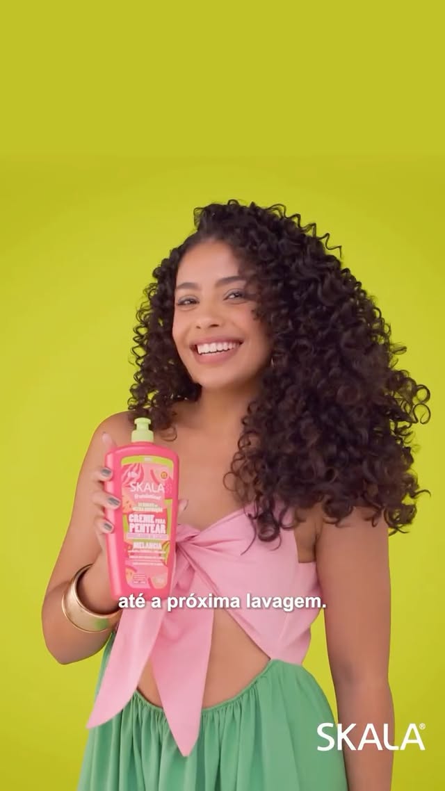 Sua finalização merece DESTAQUE, Skalover! 😍

Os NOVOS Cremes para Pentear Skala chegaram para garantir definição por até 72 HORAS e controle do frizz por muito mais tempo e para complementar sua rotina!  Aproveite dias de cabelo bonito, leve e cheio de personalidade! ✨

Sua confiança em destaque com mais essa novidade incrível da Skala! 🍇🍉💛🥑

#SkalaCosméticos #CremeParaPentear #Lançamento #Skalover #Finalização