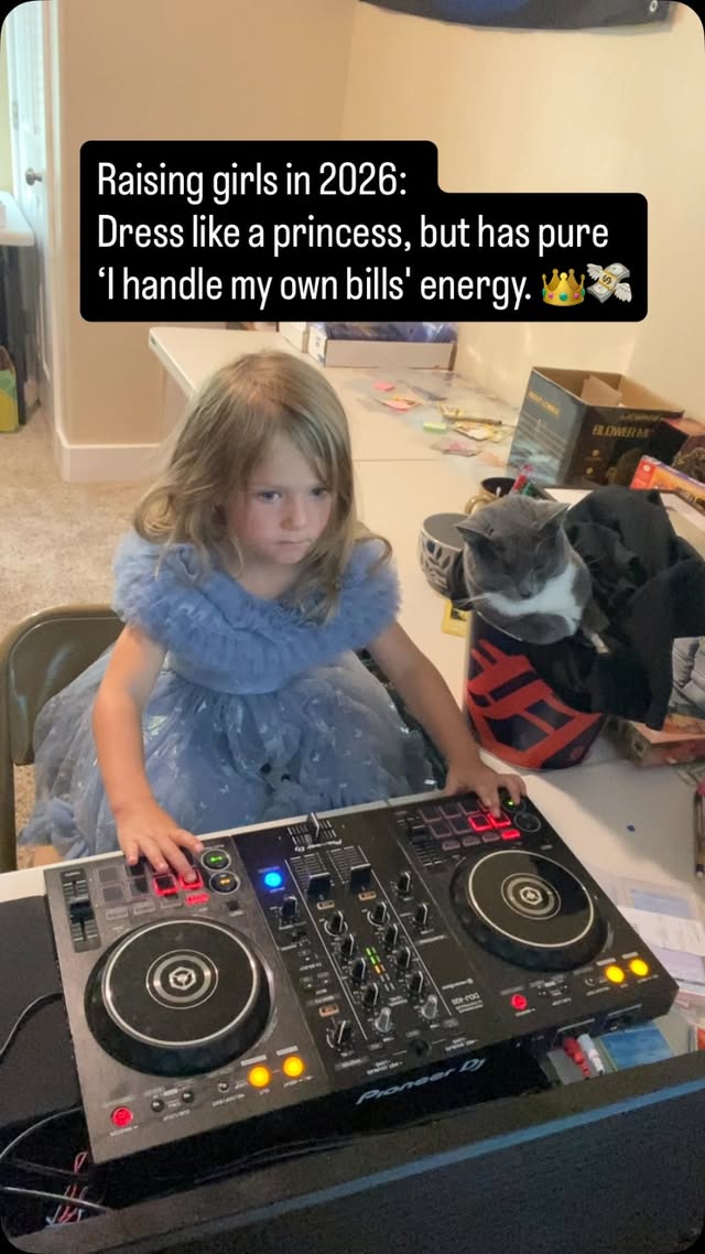 For the girls💅…and cats 🐈‍⬛ 
#dj #parenting #mashup #nobrokeboys #girlpower
