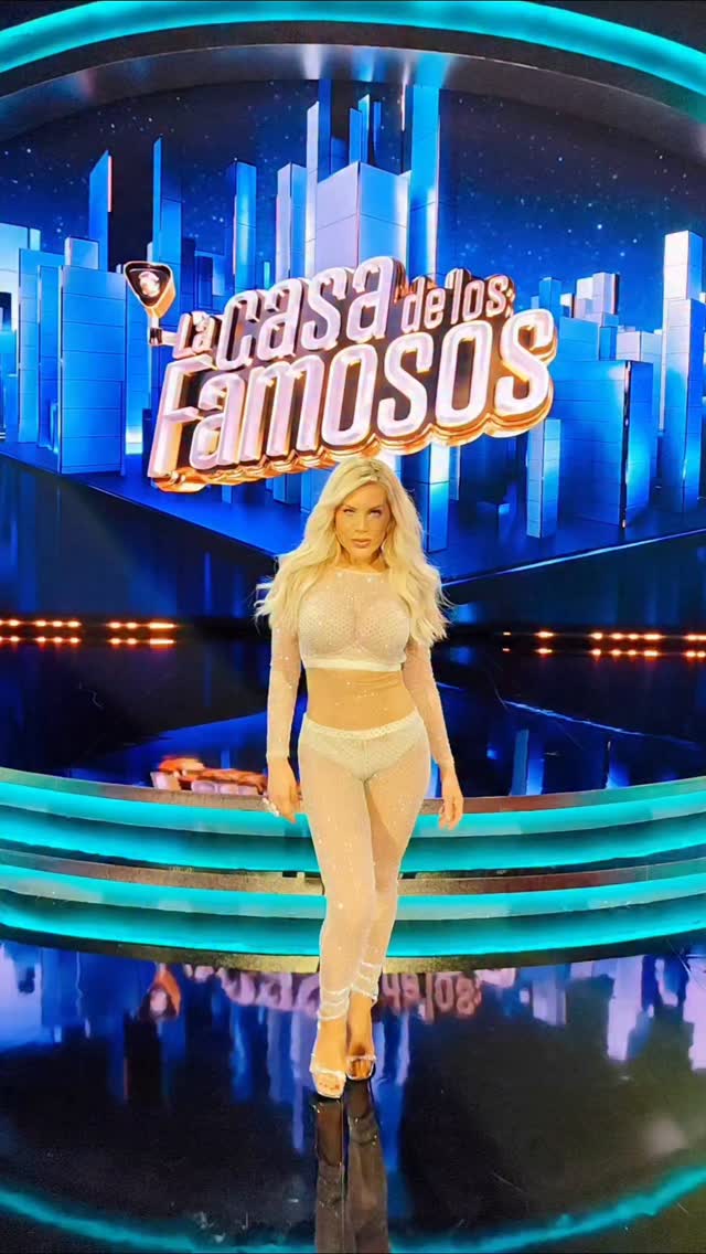 Hoy en @lacasadelosfamosostlmd habrá un eliminado 😱 Vamos con todo a votar por #losguerrereosdelaluz y porfavor full votos por mi Amada @curvyzelma 🙏🙏🙏
 Ella nos ha dado de Todo: Risas, lágrimas, baile, belleza, moda, seguridad, empatía, lealtad, creatividad, pelea, Show!!! Venga con todo!!! #felizlunes #lcdlf6 #tvprogram  #realityshow
