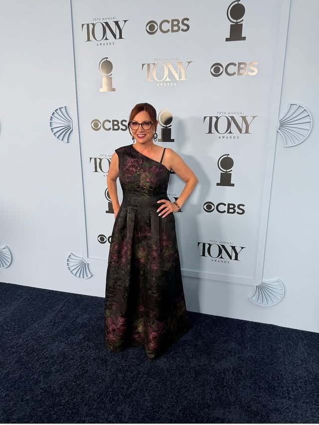 Another @thetonyawards red carpet (actually it was blue) done!!! What an incredible time. Thank you to all of the amazingly talented people that stopped by to say hello to us!!! Thank you to those who couldn’t stop but still waved, shouted hello or grabbed my hand. Thank you @shobean for chatting with me even though you were on vocal rest !!! 
Thank you to my partner in crime @deannamoo22 who knows more about Broadway than anybody I know. Thank you @iheartradiobroadway ❤️ I am so honored to do what I do for a living!!! I still pinch myself every day. I know how blessed I am. Thank you to the theatre world for embracing us and letting me be part of all your magnificence. 
Also I made it home in time to see @pink and the most incredible Tony opening I’ve ever seen. Grabbed my McDonald’s and I’m laying on my bed still wearing my gown.
(Please swipe to fun) 
hair and makeup @dinawiththepinkhair @dinaskissandmakeup