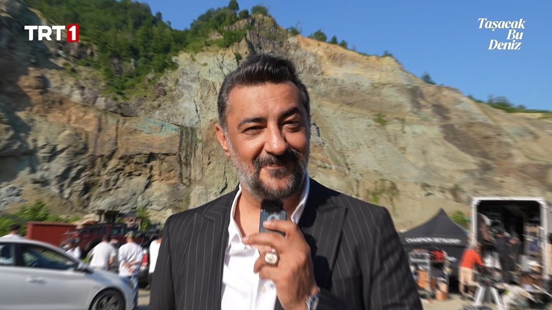 Kendimizi Adil yerine koyalım. (Hiç İstemezdik) 

@celilnalcakan soruyor, “Sen Olsan Kimi Kurtarırdın?” ❓

#TaşacakBuDeniz 2. sezonuyla her Cuma 20.00’de @trt1’de!