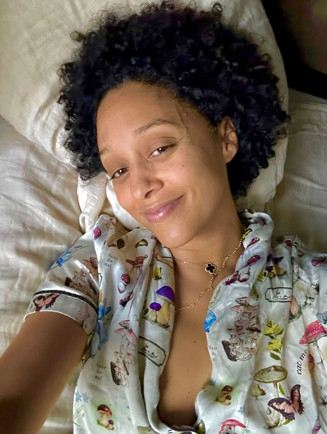 While I love a good glam moment, I feel most beautiful when I’m simply being me.

No makeup. No filters. Just me.

The older I get, the more I realize beauty isn’t about perfection, it’s about confidence, authenticity, and embracing every part of your journey.

Sharing a few makeup-free moments because real is beautiful too. ❤️✨