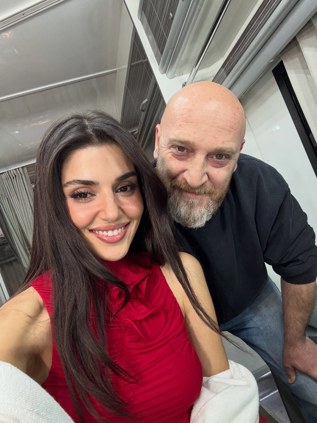 @handemiyy 💎

@flormarturkiye  #backstage 🔥