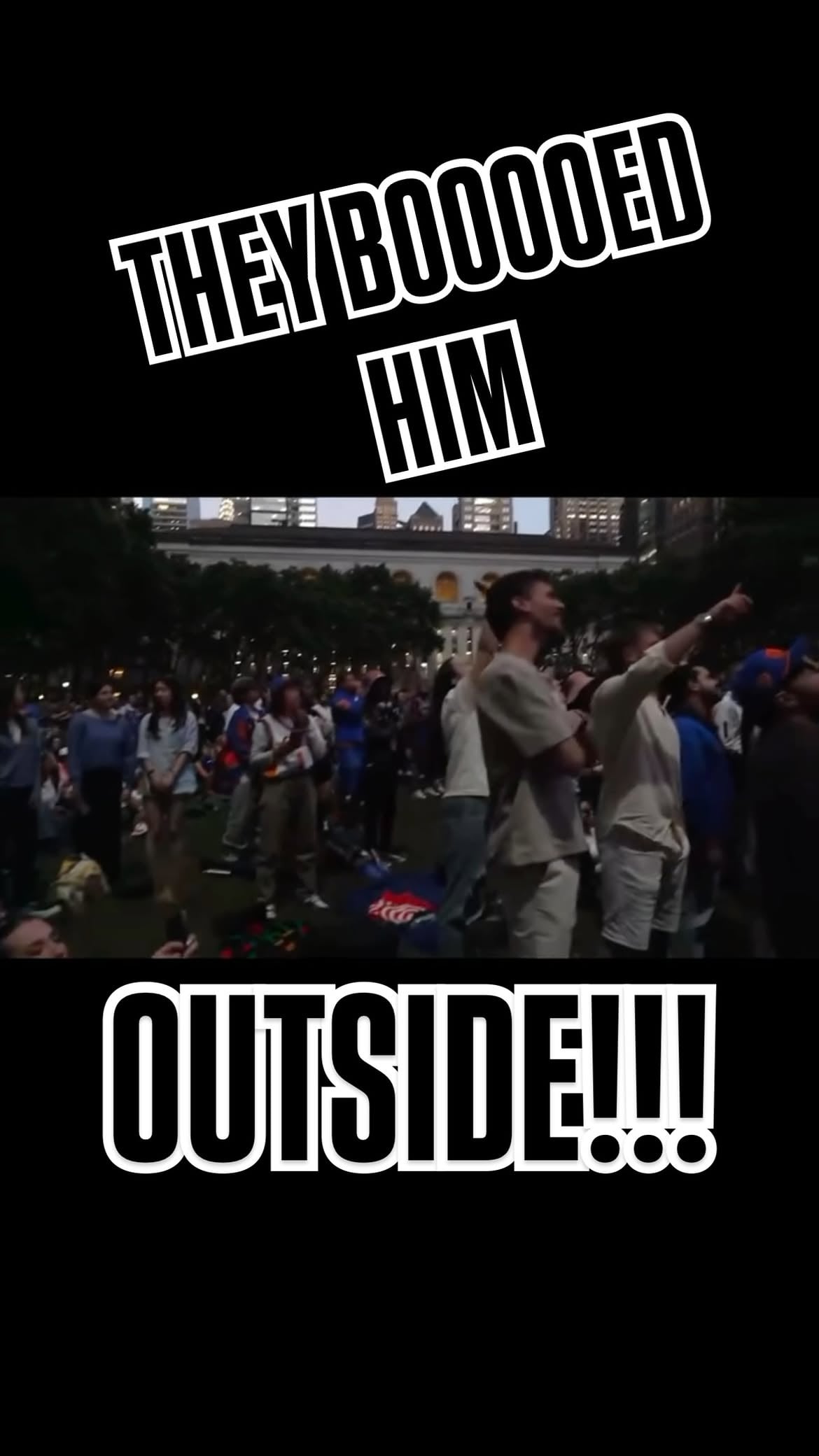 THEY BOOOOOED HIS SSA
OUTSIDE ‼️🤡🤣 #TeamDL

@aaronparnas :
Breaking: Trump booed across New York.