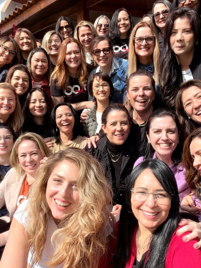 Hoje. Despedida rápida. Selfie express. Amo vocês 🥰